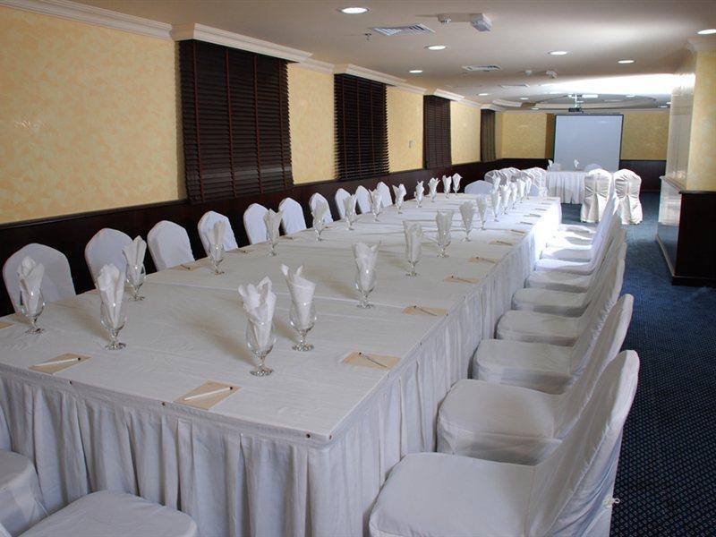 Al Bustan Hotel Sharjah Eksteriør bilde