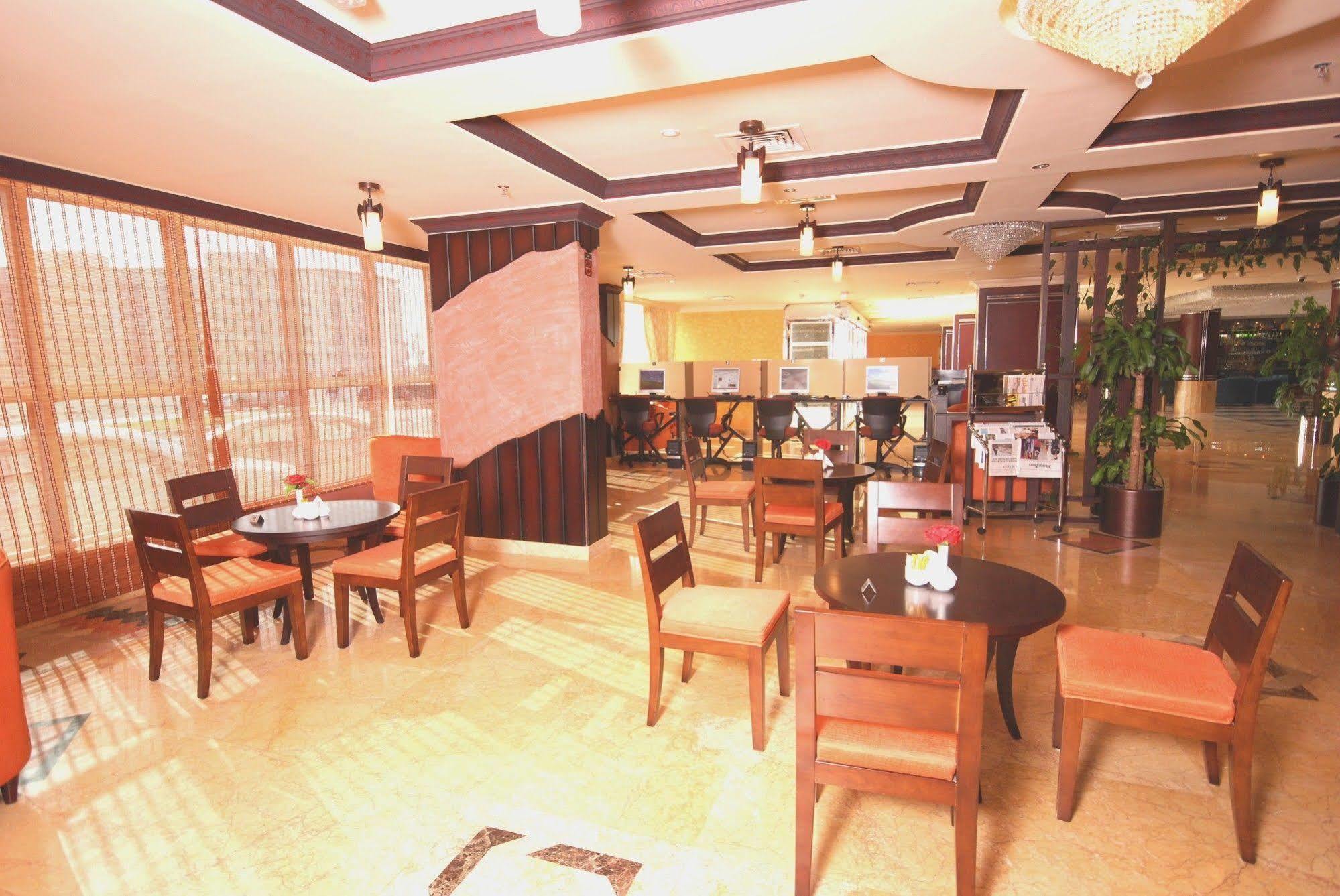 Al Bustan Hotel Sharjah Eksteriør bilde