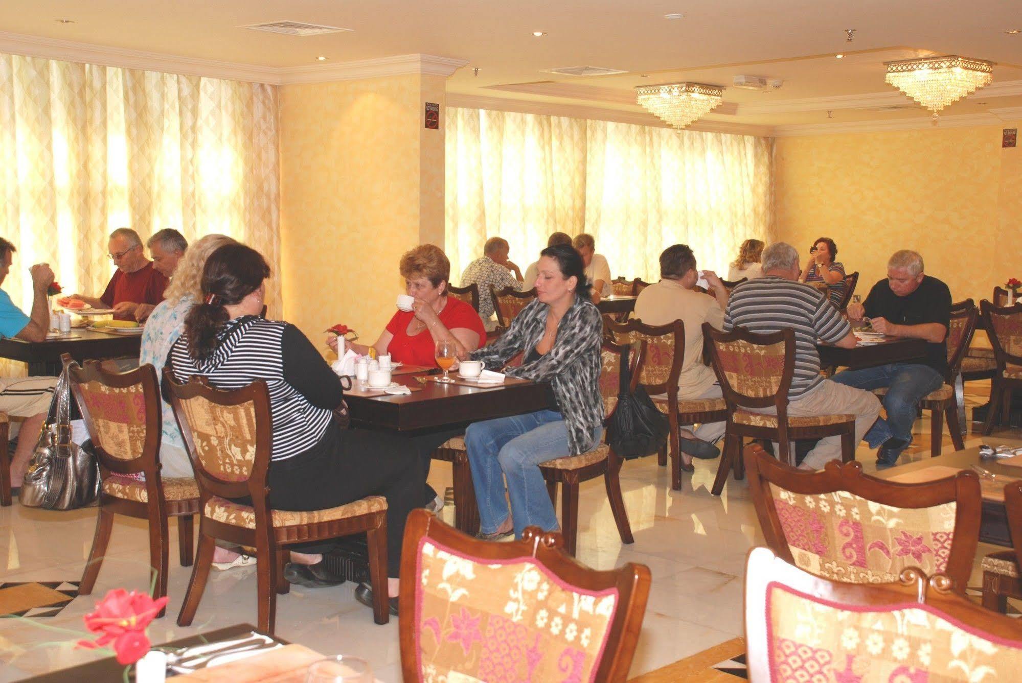 Al Bustan Hotel Sharjah Eksteriør bilde